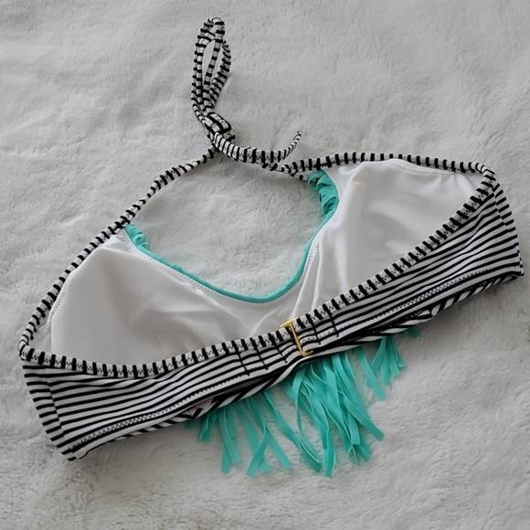 NWT Victoria's Secret fringe bikini top - size S - Picture 2 of 4